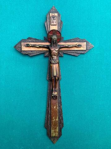 Rare crucifix art deco en bronze français disponible aux enchères