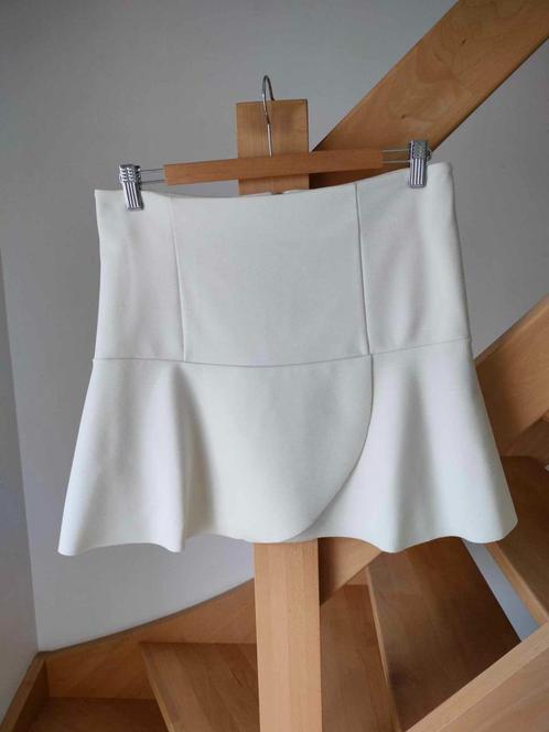 Rok tot boven de knie. Maat: Smal. (valt wat groter dus kan, Vêtements | Femmes, Jupes, Comme neuf, Taille 36 (S), Blanc, Au-dessus du genou