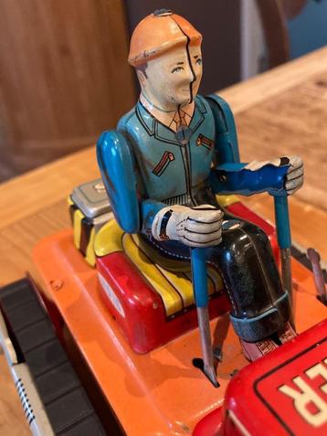 Japans blikken speelgoed beschikbaar voor biedingen