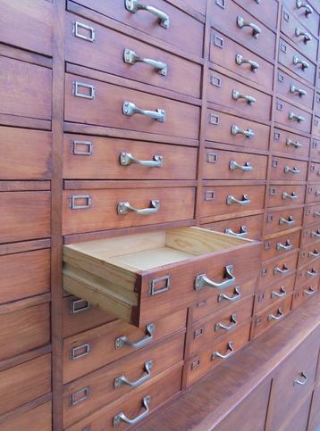 Super grote ladekast apothekerskast winkelkast 129 laatjes beschikbaar voor biedingen