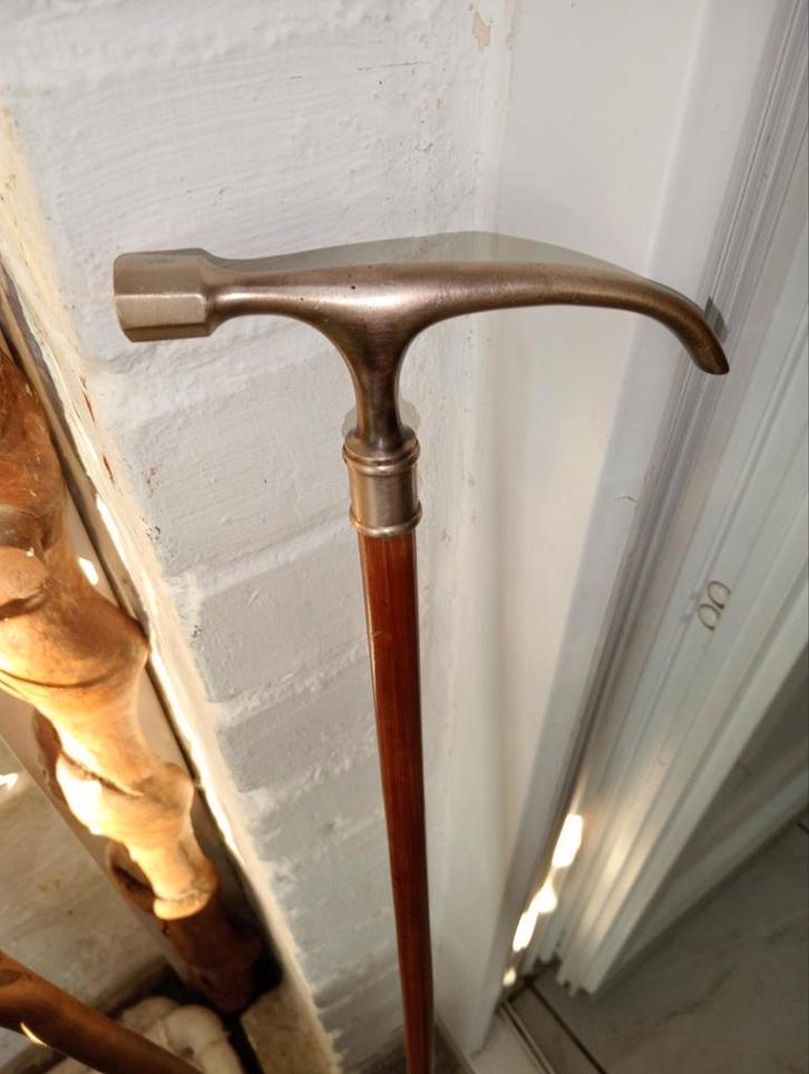 De wandelstok van een oude geologen./ Hammer.trade, Antiek en Kunst, Curiosa en Brocante, Ophalen of Verzenden