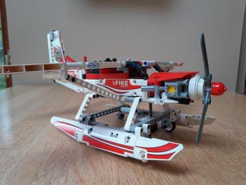 Lego Technic 42040, Avion feu 