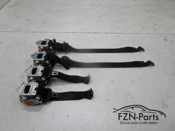 Audi A1 82A Gordelset 4 Stuks set L+R beschikbaar voor biedingen