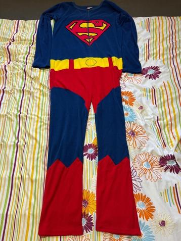 Onesie van Spiderman beschikbaar voor biedingen