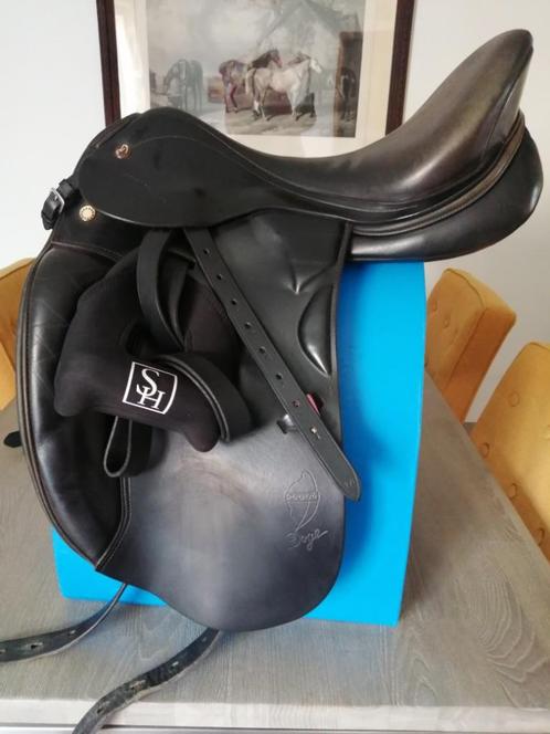 Dressuurzadel Prestige 18" 32, Dieren en Toebehoren, Paarden en Pony's | Zadels, Zo goed als nieuw, Dressuur, Ophalen