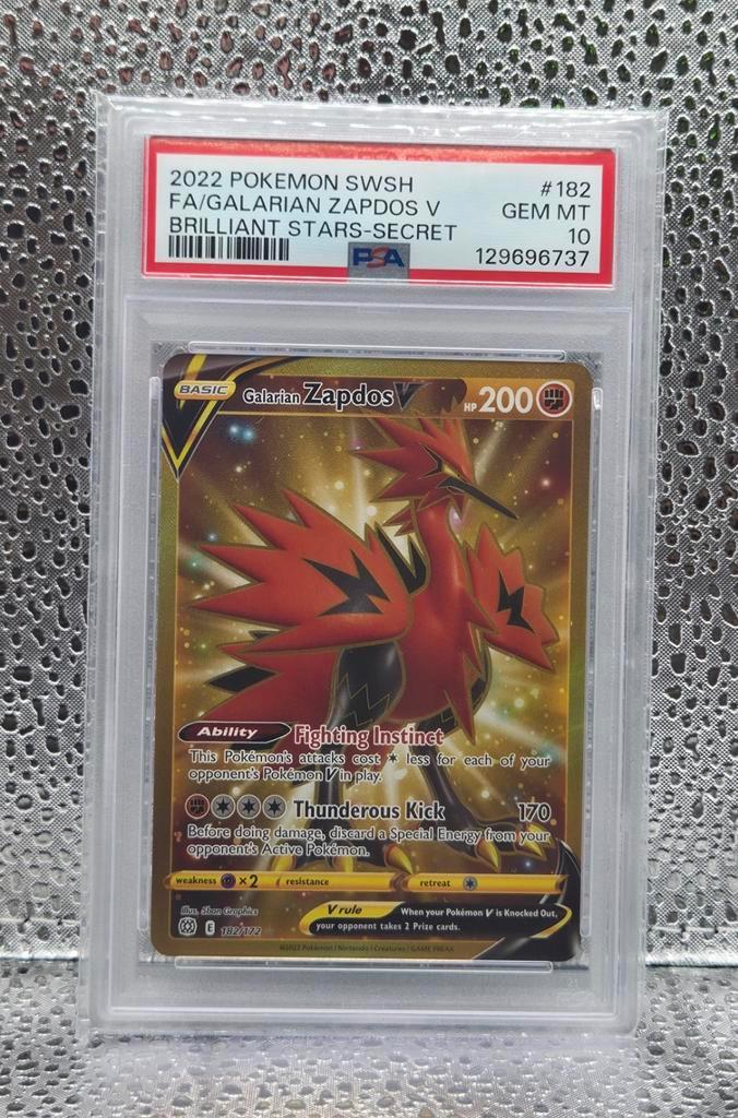 Pokémon - Galarian Zapdos V 182/172 - PSA 10, Hobby en Vrije tijd, Verzamelkaartspellen | Pokémon, Nieuw, Overige typen, Foil