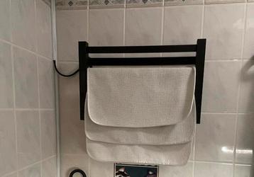 Elektrische handdoekverwarming beschikbaar voor biedingen
