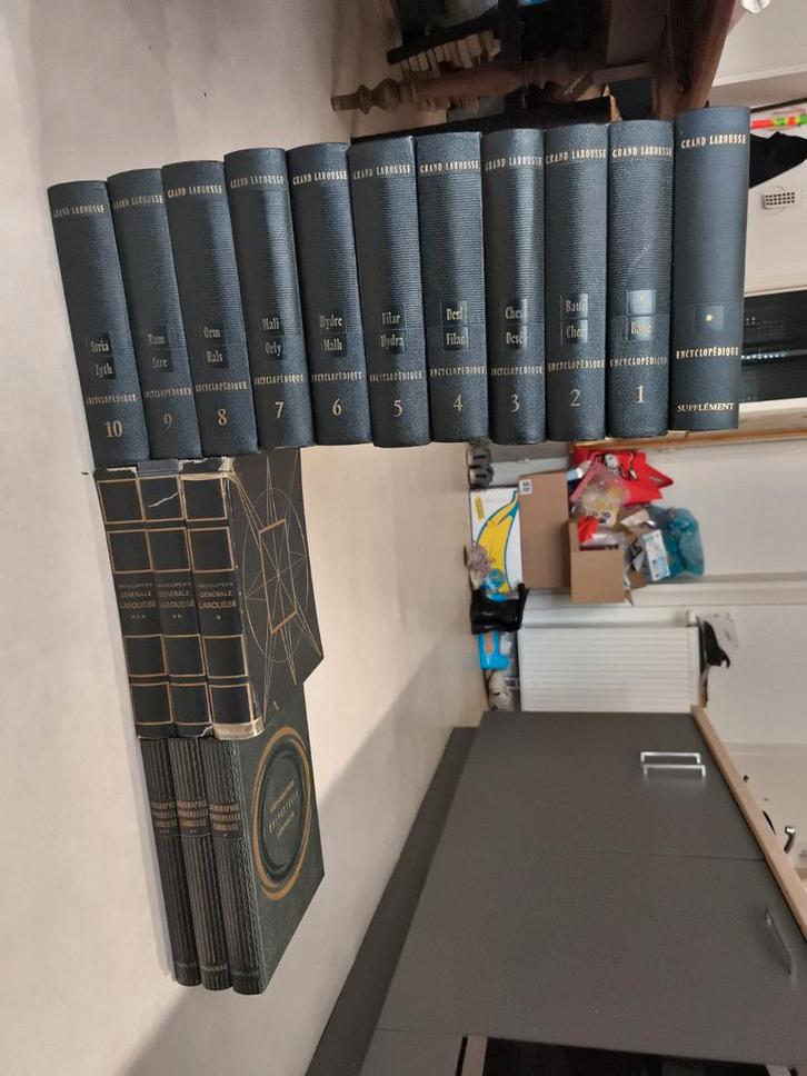 “Collection Larousse vintage, reliures noires, intérieur com, Boeken, Encyclopedieën, Ophalen