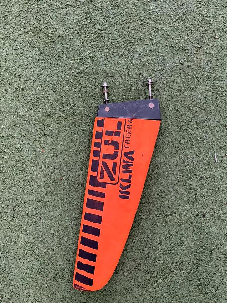 ZULU IKWLA freerace fin 40cm, Watersport en Boten, Windsurfen, Zo goed als nieuw, Ophalen