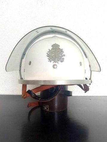 Belgische politiehelm (midden 20s eeuw) beschikbaar voor biedingen