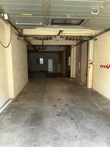  À LOUER –Dépôt / entrepôt de 110 m² à Evere 1140 Bruxelles beschikbaar voor biedingen