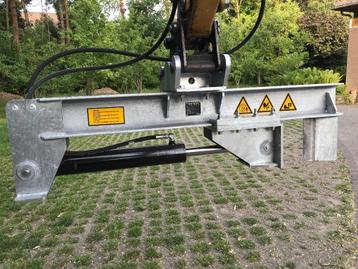 *Fendeuse à bois  mini pelle beschikbaar voor biedingen