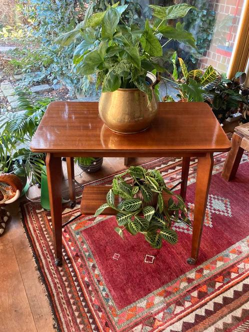 Vintage bijzettafelje, Huis en Inrichting, Tafels | Sidetables, Gebruikt, Rechthoekig, Ophalen