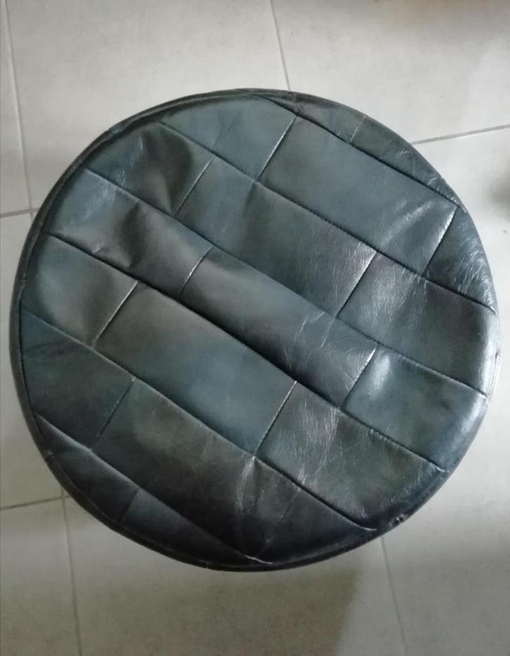 Vintage lederen poef met patchwork motief, Huis en Inrichting, Zetels | Voetbanken en poefs, Zo goed als nieuw, Ophalen