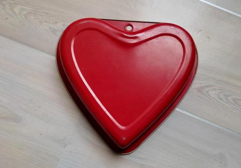 Rode taartvorm in hartvorm, Hobby en Vrije tijd, Taarten en Cupcakes maken, Gebruikt, Bakvorm, Taarten, Ophalen of Verzenden