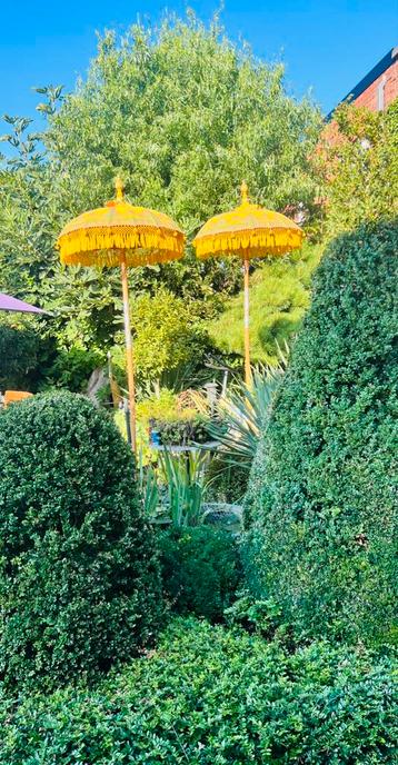 Te koop 2 prachtige oude koppel parasols uit Peru beschikbaar voor biedingen