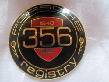 Emaille badge van Porsche 356 Registry.  beschikbaar voor biedingen