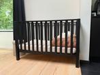 Stijlvol zwart kinderbedje / park + matras, Ophalen, Zo goed als nieuw