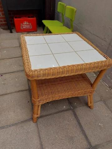 Vintage salontafel  beschikbaar voor biedingen