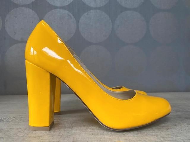 NIEUW! EVEN&ODD Stijlvolle pumps in geel lakleer maat 37, Kleding | Dames, Schoenen, Nieuw, Pumps, Geel, Ophalen of Verzenden