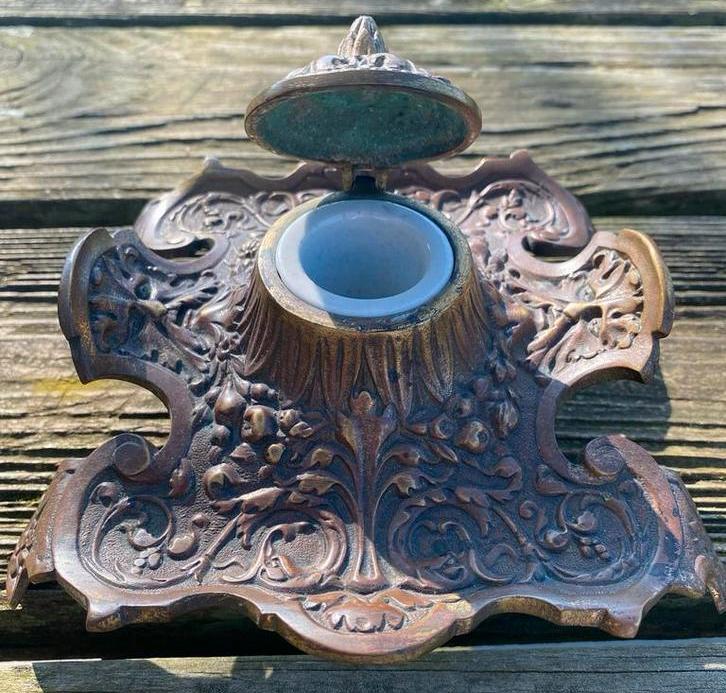 Antieke bronzen inktpot + porseleinen inzet (modele Déposé), Antiek en Kunst, Antiek | Brons en Koper, Brons, Ophalen of Verzenden