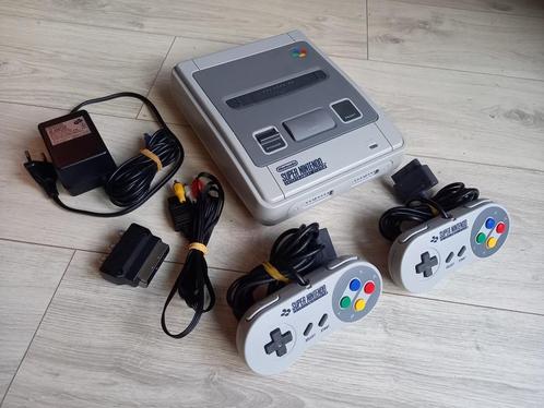 Zeldzame en nette 1 CHIP console (SNES) met controllers, Games en Spelcomputers, Spelcomputers | Nintendo Super NES, Zo goed als nieuw