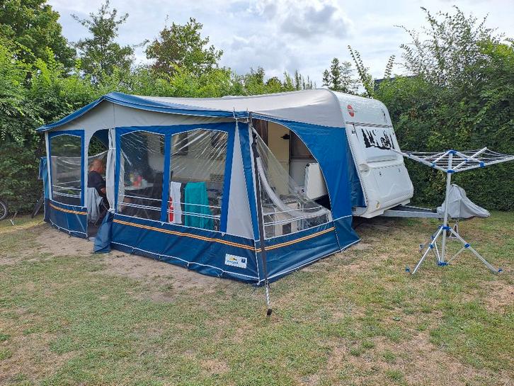 Caravan burstner 480tk, Caravanes & Camping, Caravanes, Particulier, jusqu'à 5, 750 - 1000 kg, Bürstner, Lits superposés, Lit fixe