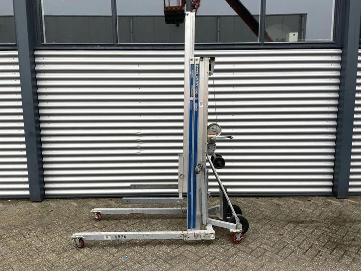 Genie SLC-24 Materiaallift kanaallift (bj 2009), Zakelijke goederen, Machines en Bouw | Liften, Steigers en Ladders