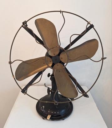 Jaren '20-'30 elekrische ventilator industriële look beschikbaar voor biedingen