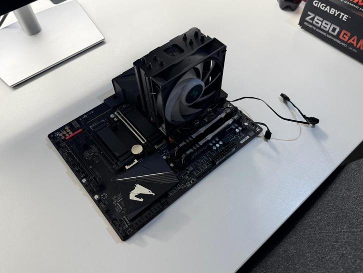 GIGABYTE Z590 GAMING X moederbord - ideaal voor gaming, Computers en Software, Moederborden, Zo goed als nieuw, Intel, DDR4, Ophalen