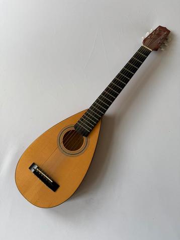 Petite guitare beschikbaar voor biedingen