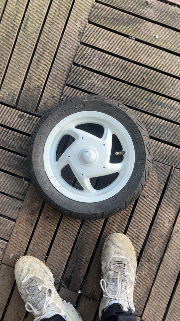 Jante arrière Piaggio SP98, Vélos & Vélomoteurs, Pièces de cyclomoteur | Scooters, Comme neuf, Piaggio, Autres types, Enlèvement