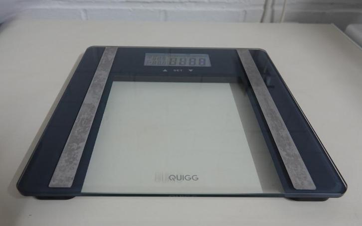 lichaamsvet  personenweegschaal Quigg, Elektronische apparatuur, Weegschalen, Gebruikt, Digitaal, Personenweegschaal, Ophalen of Verzenden