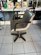 Salon de coiffure, Enlèvement