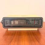 VINTAGE FLIP KLOK WEKKERRADIO BEATON RSL80 FM 1970 SOACE AGE, Verzenden