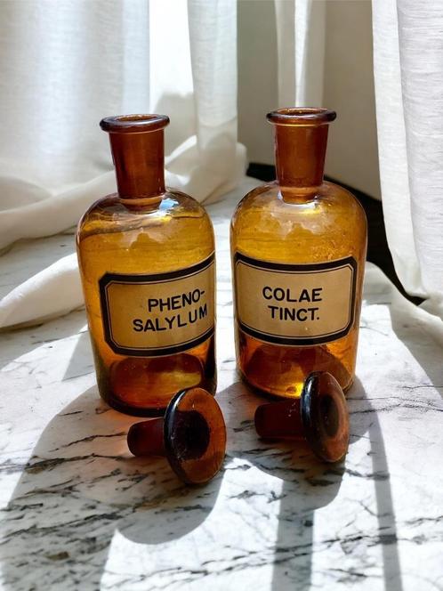 Set van 2 apothekerspotten met koepelvormige dop en etiket, Antiek en Kunst, Antiek | Glaswerk en Kristal, Ophalen of Verzenden