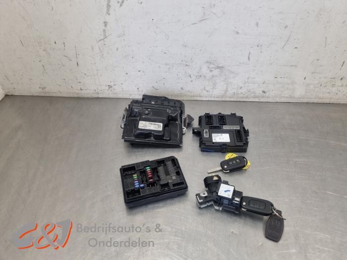 Kontaktslot + computer van een Mercedes Citan, Auto-onderdelen, Overige Auto-onderdelen, Mercedes-Benz, Gebruikt, 3 maanden garantie
