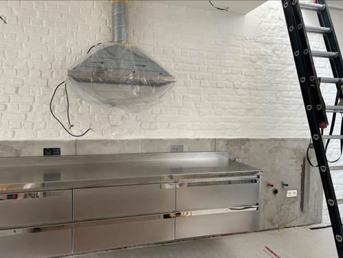 Zwevende massief inox keuken (4 à 5 meter) incl werkbladen., Huis en Inrichting, Keuken | Complete keukens, Gebruikt, Enkelwandige keuken