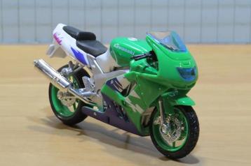 Kawasaki ZX-9R gr/wt 1:18 blister beschikbaar voor biedingen