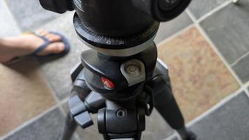 Manfrotto Statief 055XPR0B + 498RC2 balhoofd beschikbaar voor biedingen