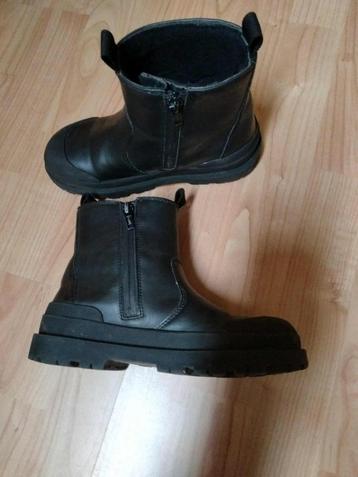 zwarte laarzen maat 32 meisje H & M  beschikbaar voor biedingen