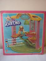 Vintage - Boîte Barbie vide - Salon de beauté - 1977, Enlèvement ou Envoi, Utilisé