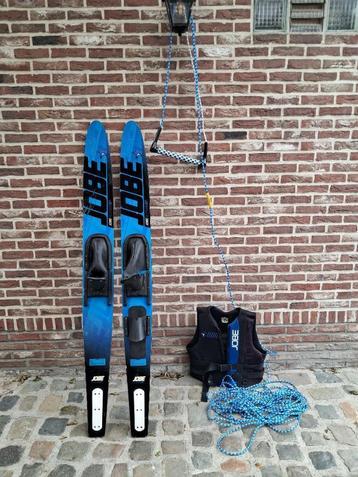 ensemble de skis nautiques, 160 cm ou plus, Avec gilet(s) de sauvetage, Skis nautiques, Enlèvement