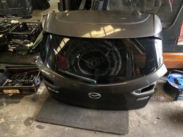 Achterklep van een Mazda CX-3 (42S) beschikbaar voor biedingen