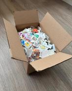 Doos postzegels afgeweekt, Postzegels en Munten, Ophalen of Verzenden