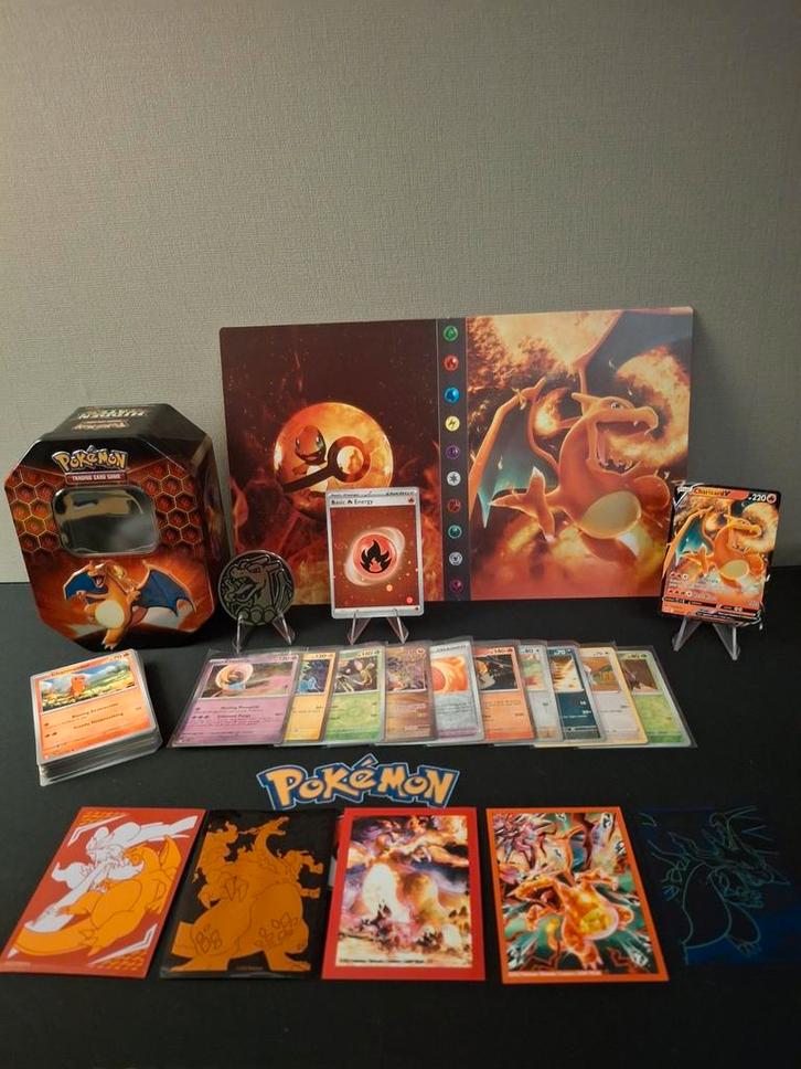 Charizard cadeau set ideaal als geschenk!, Hobby en Vrije tijd, Verzamelkaartspellen | Pokémon, Zo goed als nieuw, Ophalen of Verzenden