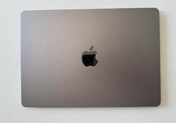 MacBook Air 13” M2 256 Go Gris Sidéral + chargeur + housse beschikbaar voor biedingen
