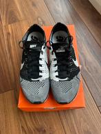 OG Nike Flyknit Racer Black/White, Ophalen, Gedragen