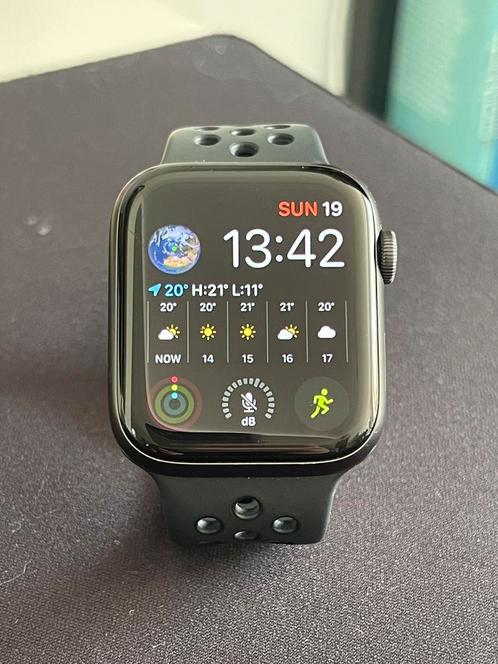 Apple Watch 6 - 44 mm - Nike edition, Handtassen en Accessoires, Smartwatches, Gebruikt, iOS, Zwart, Afstand, Calorieverbanding