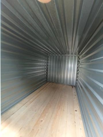 Opslag container  4 m lang  beschikbaar voor biedingen